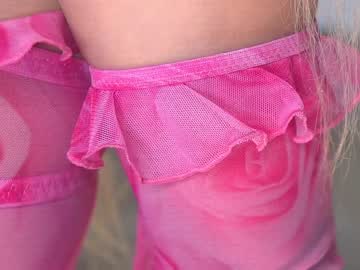girl
        kelly_the_horniest cam image #2845125