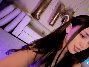 girl
        hollyextra cam image #4075586