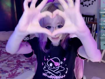 girl
        lollyshy__ cam image #5083436