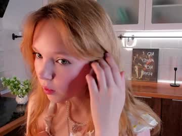 girl
        maudbayles cam image #5358703