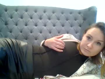 girl
        eatmypie69 cam image #2861360