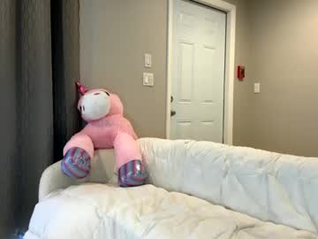 girl
        dreamy_gabriella01 cam image #5626413