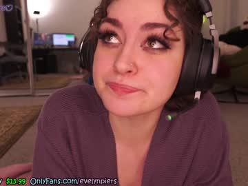 girl
        evelynpiers cam image #602343