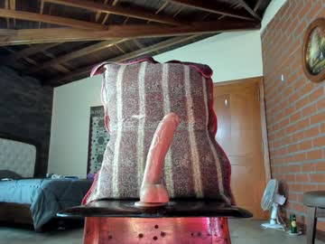 girl
        little_izzi cam image #5814660