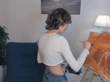 girl
        cutee_curls cam image #4742288