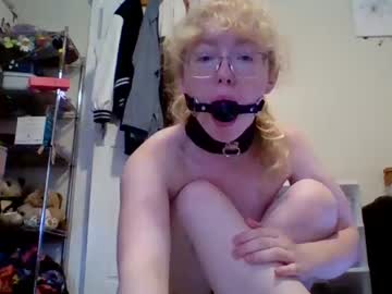 girl
        blonde_katie cam image #4110419