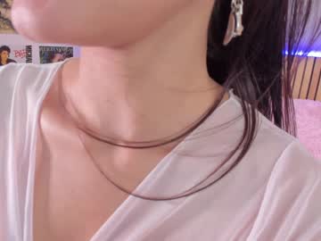 girl
        little_effy18 cam image #3953817