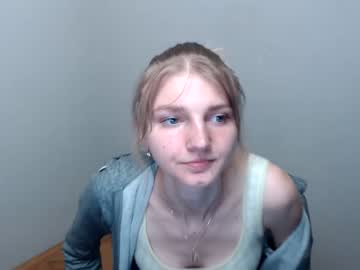 girl
        bebe_s cam image #2062503