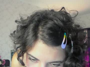 girl
        station_lovers cam image #2574097