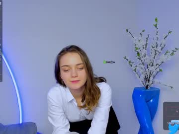 girl
        aliya_moon cam image #377749