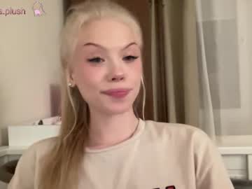 girl
        sonyaplush cam image #1463241