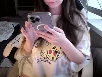 girl
        overoce cam image #2837098