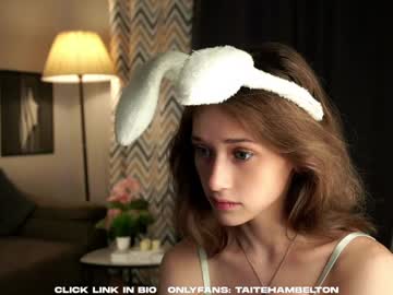 girl
        taitehambelton cam image #6976129