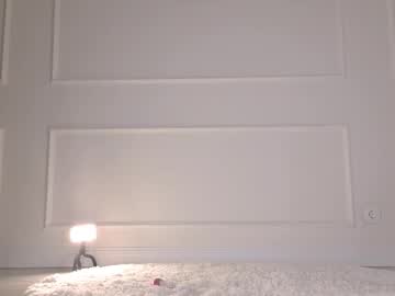 girl
        ake_mi cam image #6739206