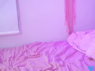 girl
        little_effy18_ cam image #5988737