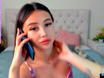 girl
        cassynash cam image #696153