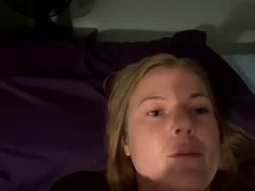 girl
        biigbb cam image #227292