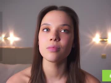 girl
        fannyedger cam image #6748052