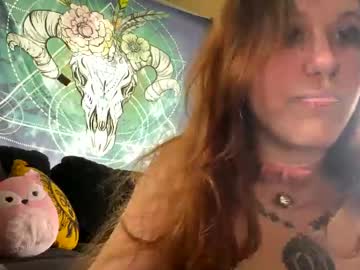 girl
        lucylabellum cam image #4312407