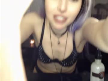 girl
        runacrow cam image #1545064