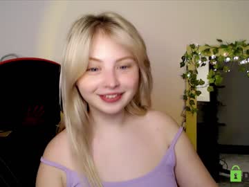 girl
        shy_blondiee cam image #1031846