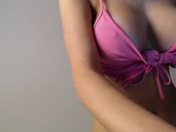 girl
        trixie_taylor cam image #3558700
