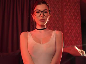 girl
        sophia_lean cam image #5198684