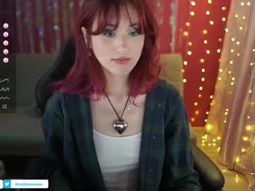 girl
        greeny_mat cam image #4198015