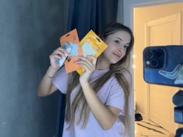 girl
        elisa_moon cam image #5738630