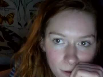 girl
        robinblackly cam image #421135