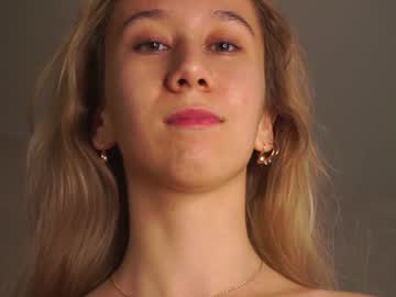 girl
        lynnaharriss cam image #4704915