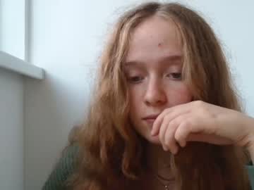girl
        bonniecain cam image #2523092