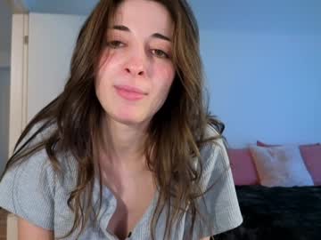 girl
        rosykindred cam image #1319814