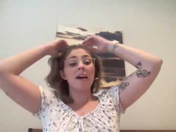 girl
        tipsyfroggy cam image #3006256