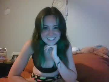 girl
        kittyclaws26 cam image #2109132
