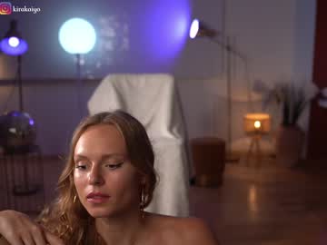 girl
        chillwithkira cam image #2346544