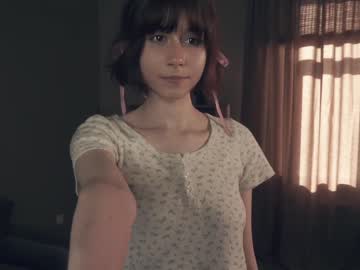 girl
        meghanash cam image #4023906