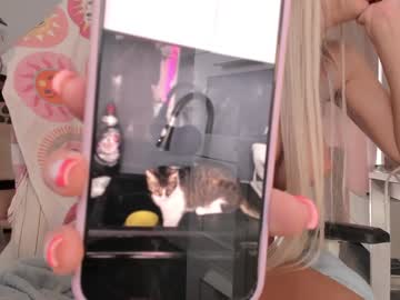 girl
        mermaidrozalia cam image #4316818