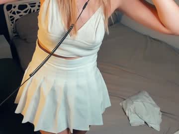girl
        mind_of_heart cam image #4908426