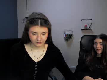 couple
        lissa_night cam image #6717508
