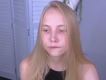 girl
        appr0ved cam image #2452610