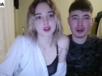 couple Live Cam Girls Love To Strip Naked For Their Viewers with bananass_friends