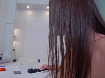girl
        _kyllie_ cam image #2838452