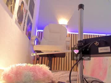 girl
        little_effy18 cam image #3617283