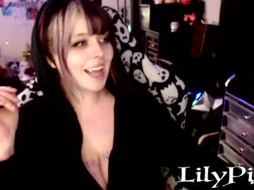 girl
        lilypixel cam image #638252