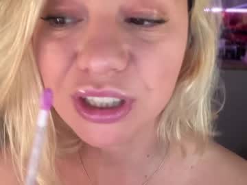 girl
        kiradivine cam image #3227143
