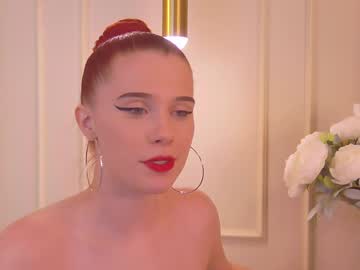 girl
        gwenbanks cam image #5747660