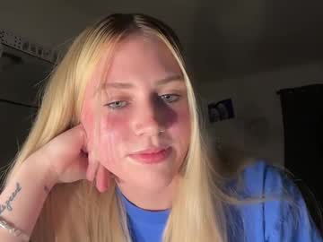 girl
        kayclaire cam image #5895845