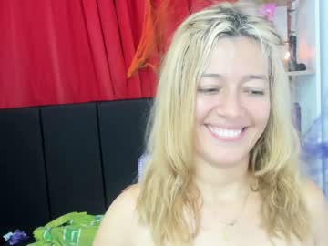 girl
        daniela_giraldo87 cam image #2697912