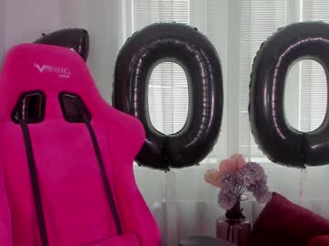 girl
        angelina_new cam image #2160381